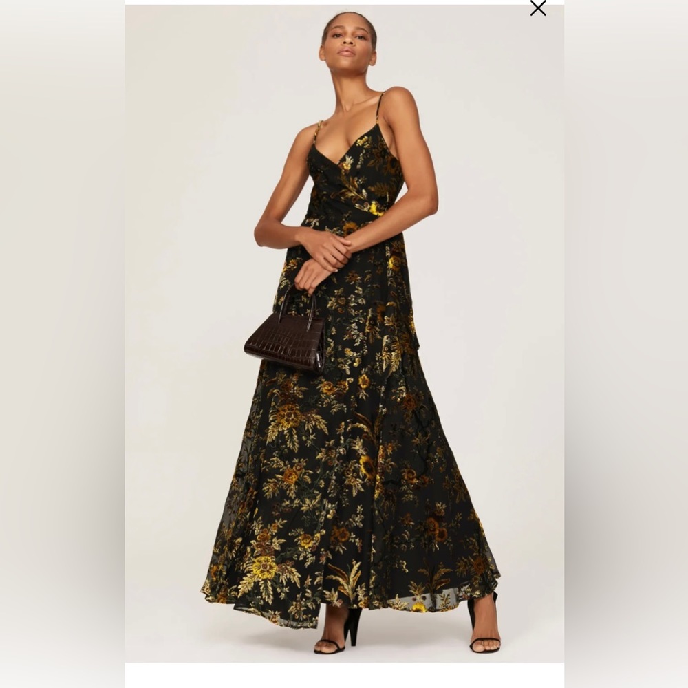 Black hutch Alden gown size medium